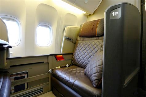 Very RARE: Singapore Airlines FIRST CLASS 